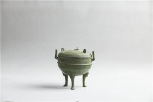 蟠虺紋蓋鼎