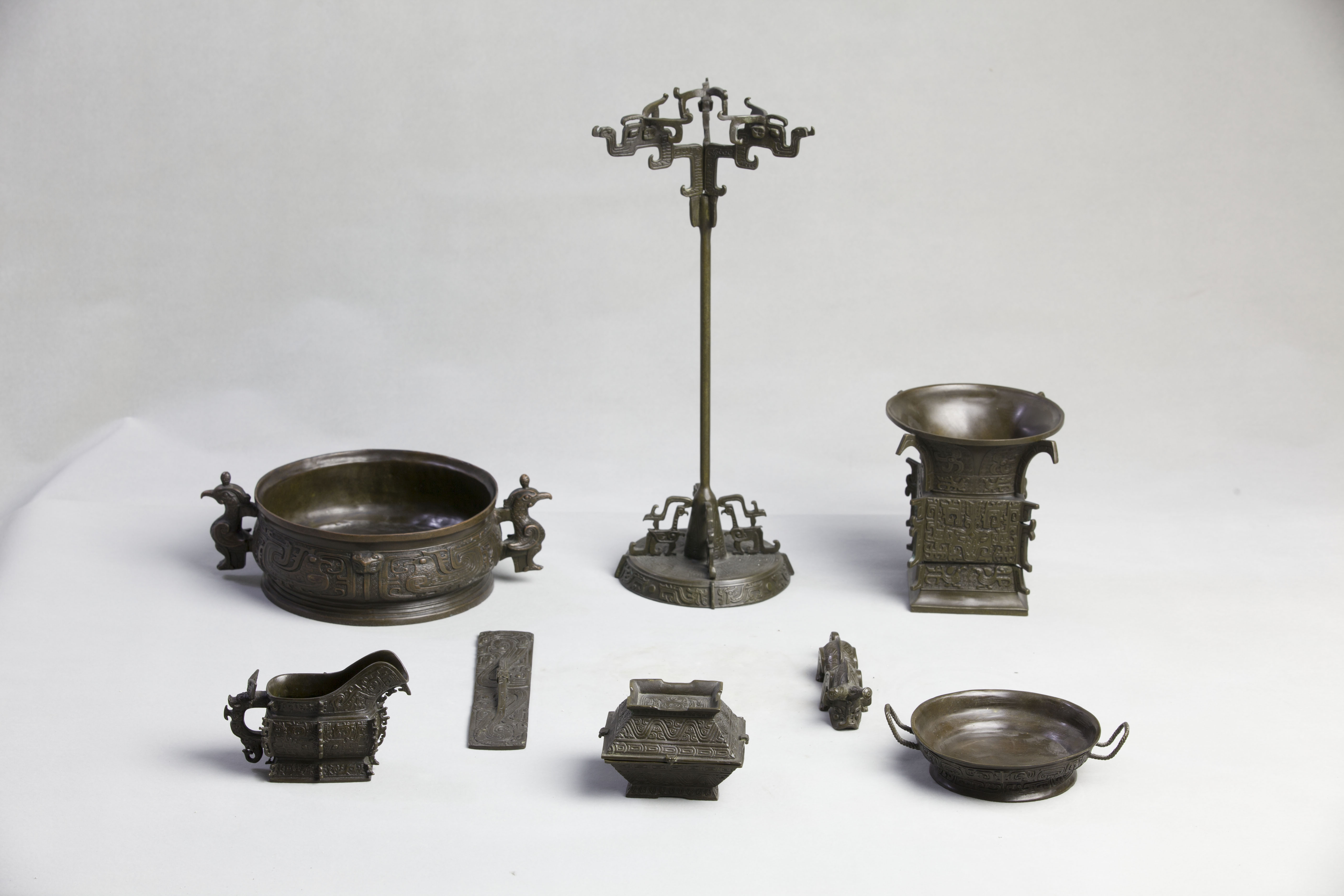 新九鼎銅藝美術(shù)館三號展廳——文房產(chǎn)品：文房八寶