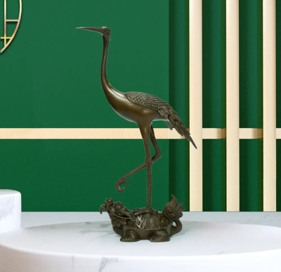 新九鼎銅藝美術(shù)館三號展廳——銅工藝品：龍頭單鶴